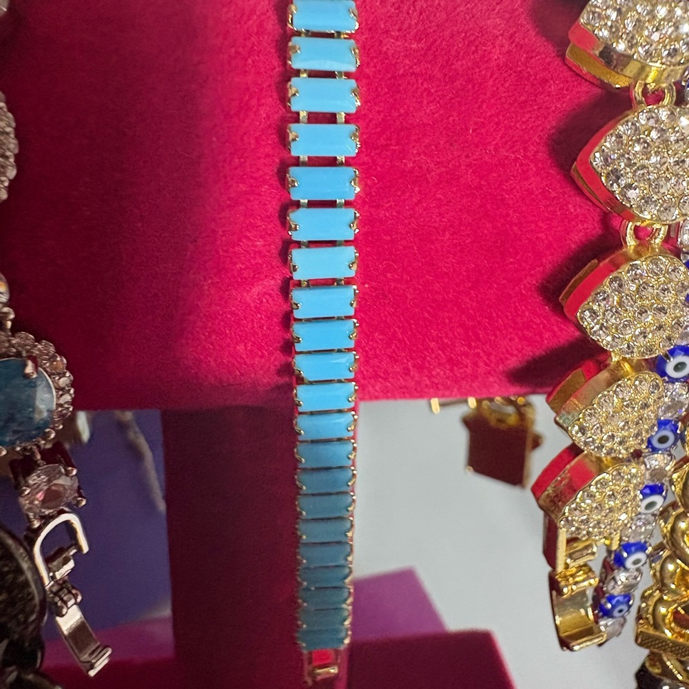 Elegant Gold and Turquoise Bracelet